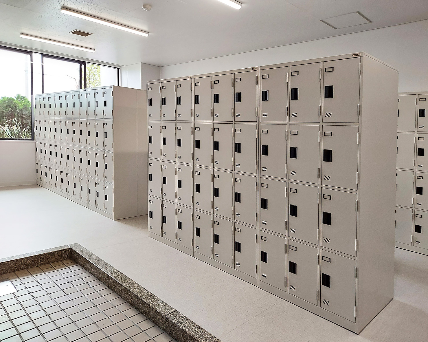 ハーフ丈のブーツも収納可能なシューズボックス｜FREE STYLE KOYO